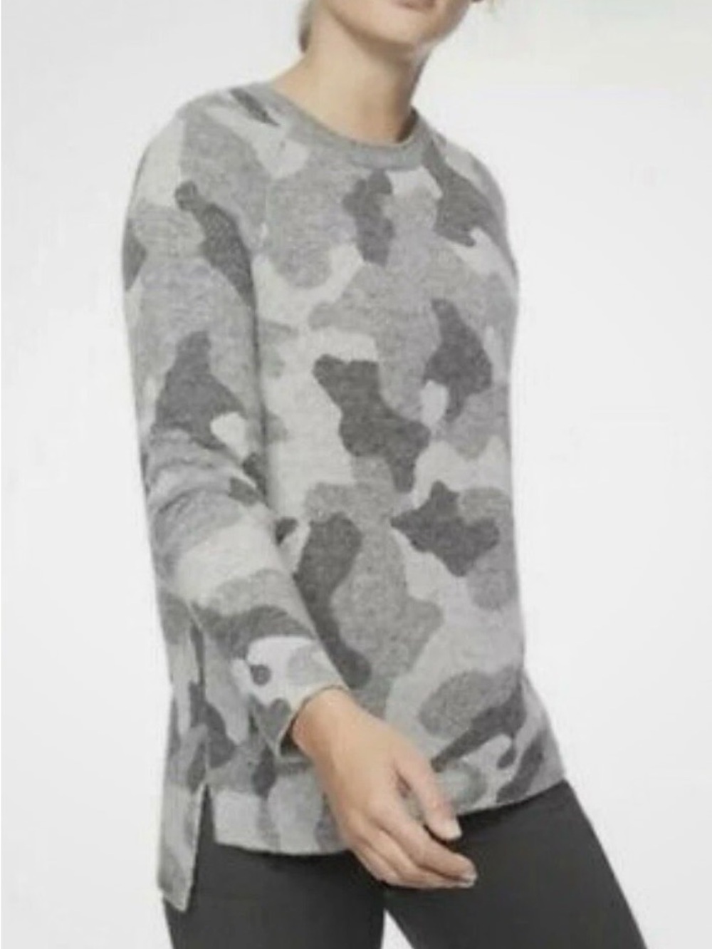 Athleta Sweater Pullover Knit
Undercover Camo Alpaca Wool
Gray Crew Neck Medium
